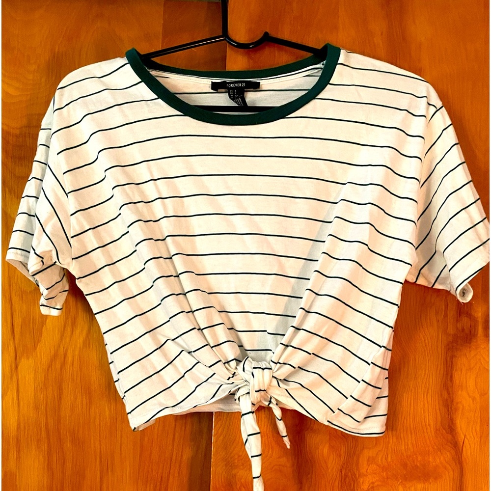 Forever 21 Crop Top Tee
